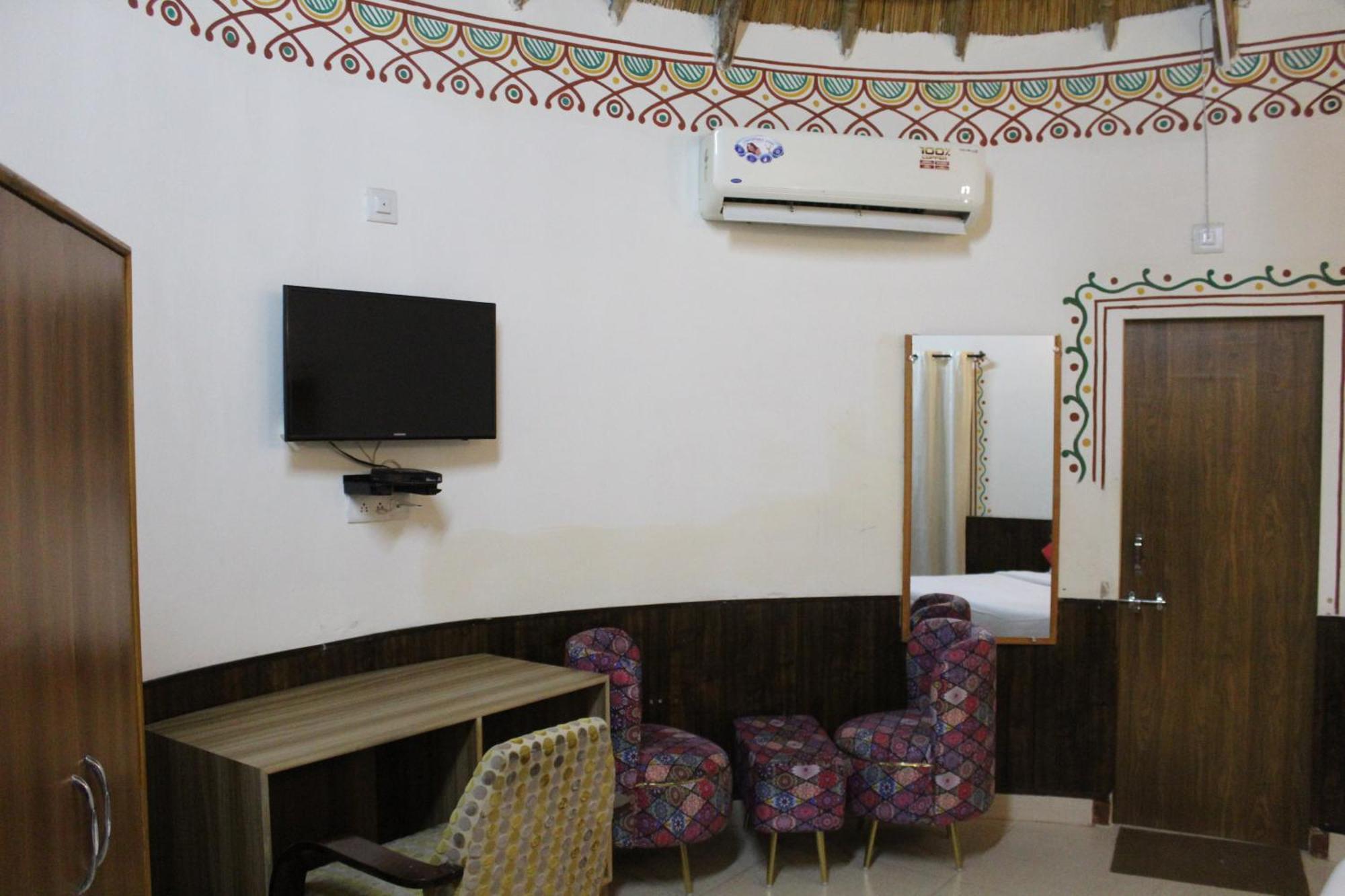 Hotel Vijayvargiya Dhani Биканер Стая снимка