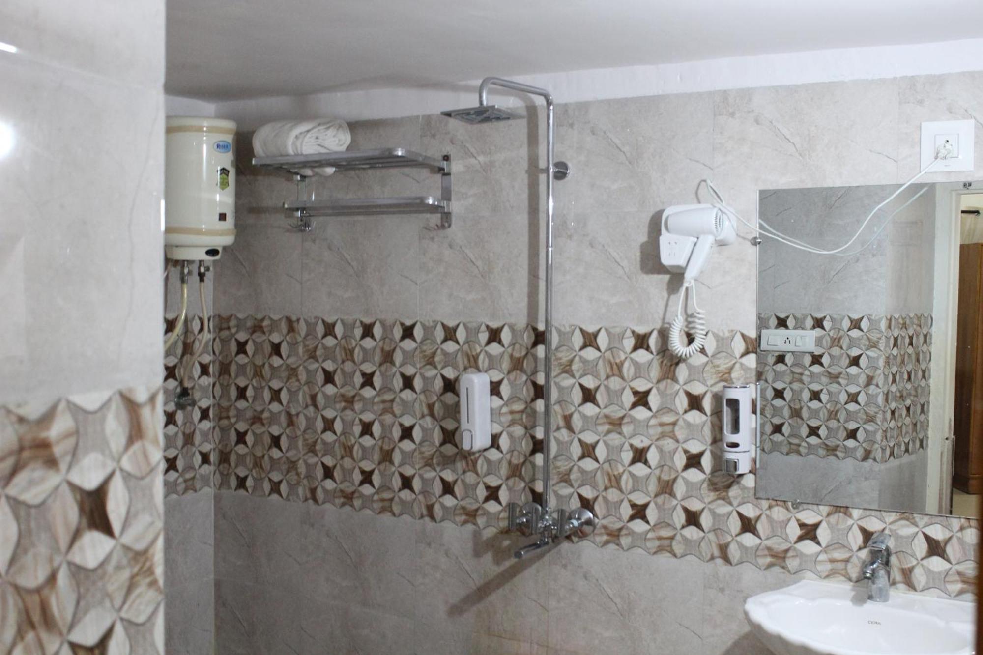 Hotel Vijayvargiya Dhani Биканер Стая снимка