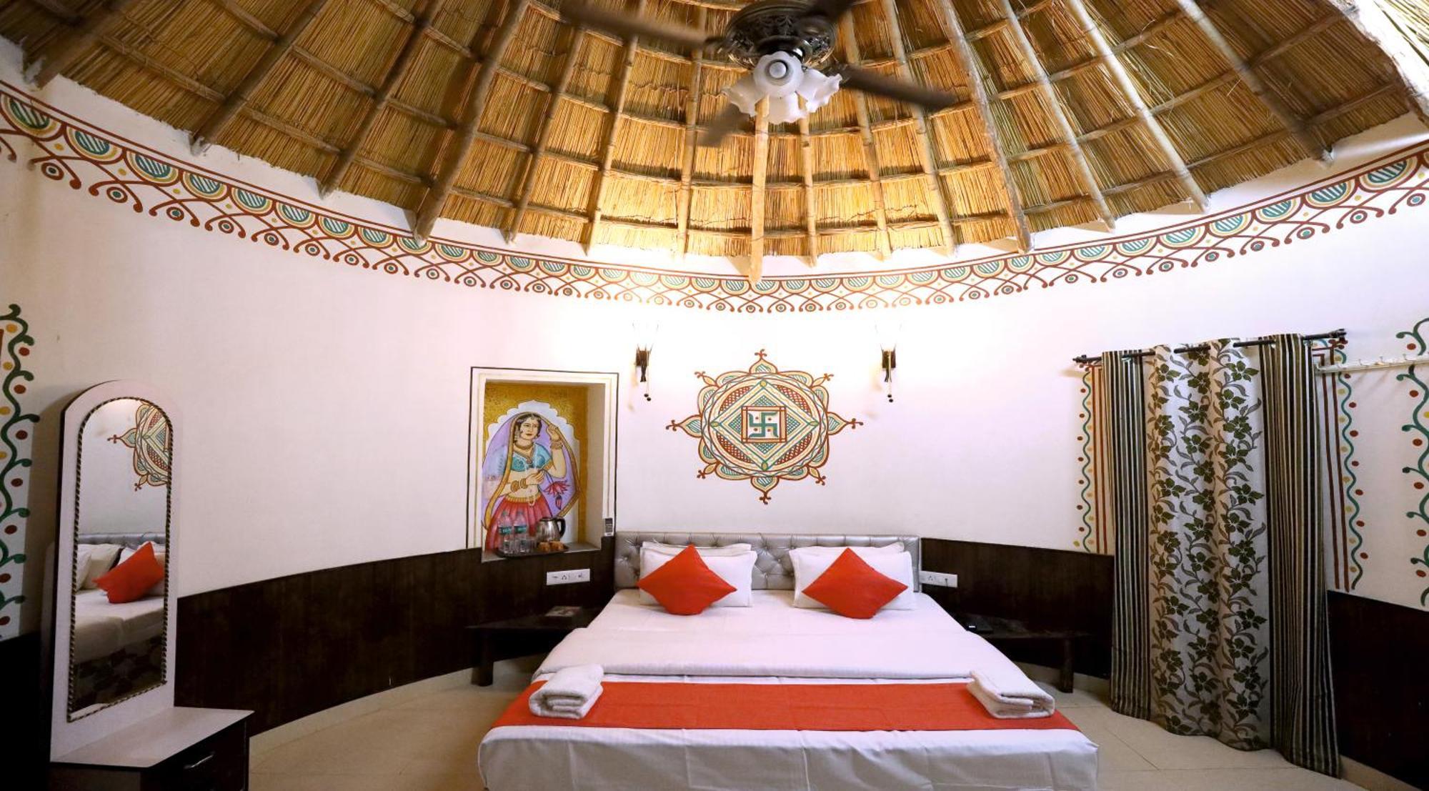 Hotel Vijayvargiya Dhani Биканер Екстериор снимка