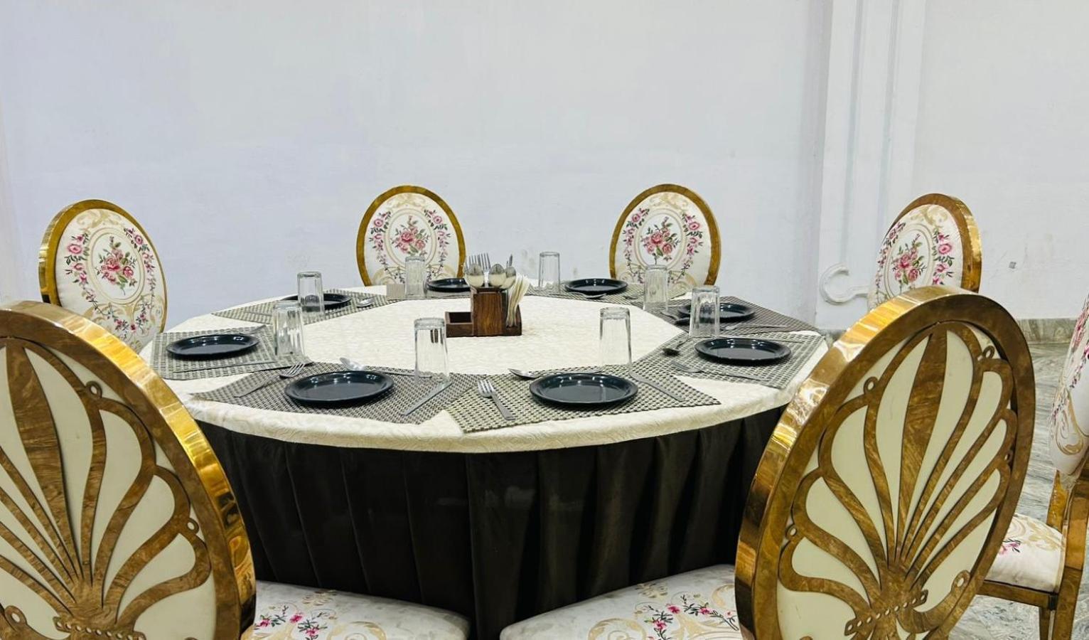 Hotel Vijayvargiya Dhani Биканер Екстериор снимка